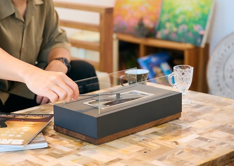 専用　mfire 手軽に焚き火気分 makuake 大好評第4弾】10秒で炎のゆらめく生活を。無煙無臭、お家で手軽