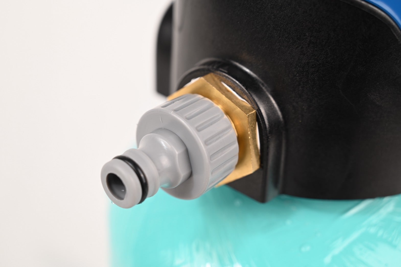 拭き取り不要の超小型純水器KOBUNがさらに進化。家庭用純水器はここ