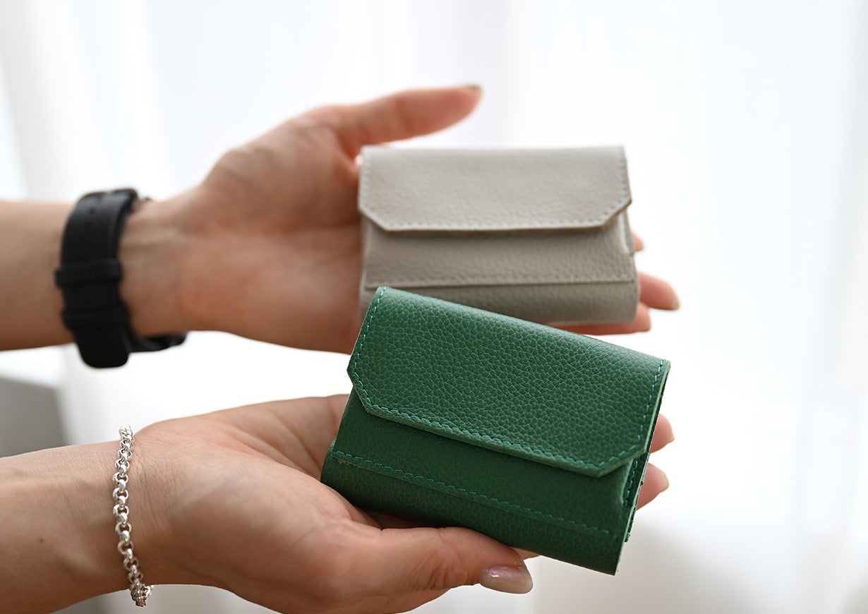 レザー職人が日本製にこだわり開発！折れないお札をクレカサイズで実現