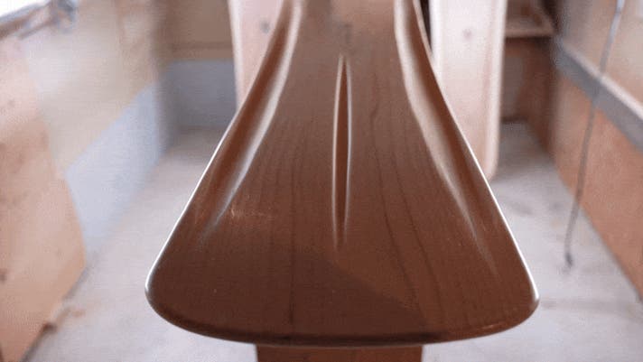 日本固有の雪板人気ブランドが創り出す、極上の軽さと浮遊感が誘う心