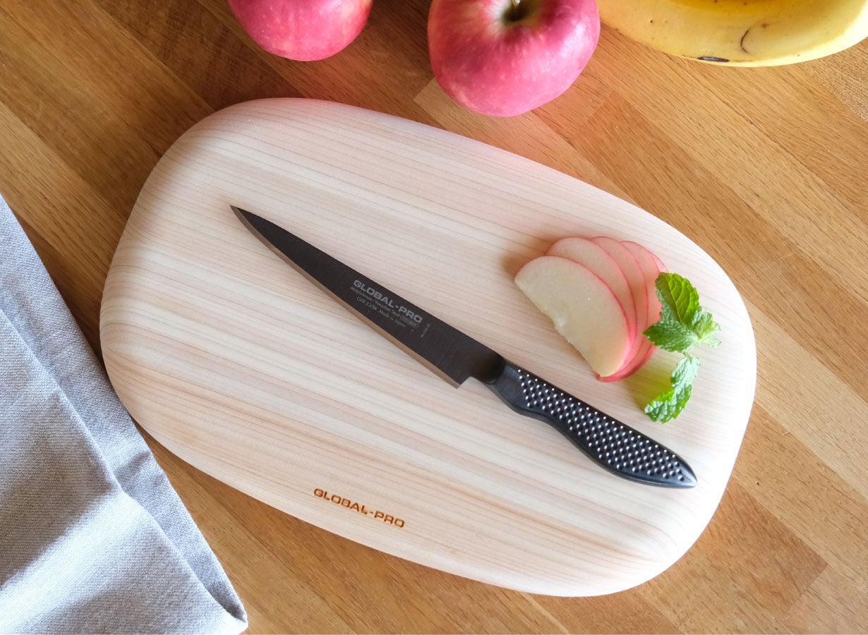 稀少　激レア　廃盤　吉田金属工業　GLOBAL-PRO　GP-15　牛刀　刃渡り27ｃｍ　中古品 16年ぶり復刻。シリーズ最高水準の切れ味｜GLOBAL-PROバーテンダー