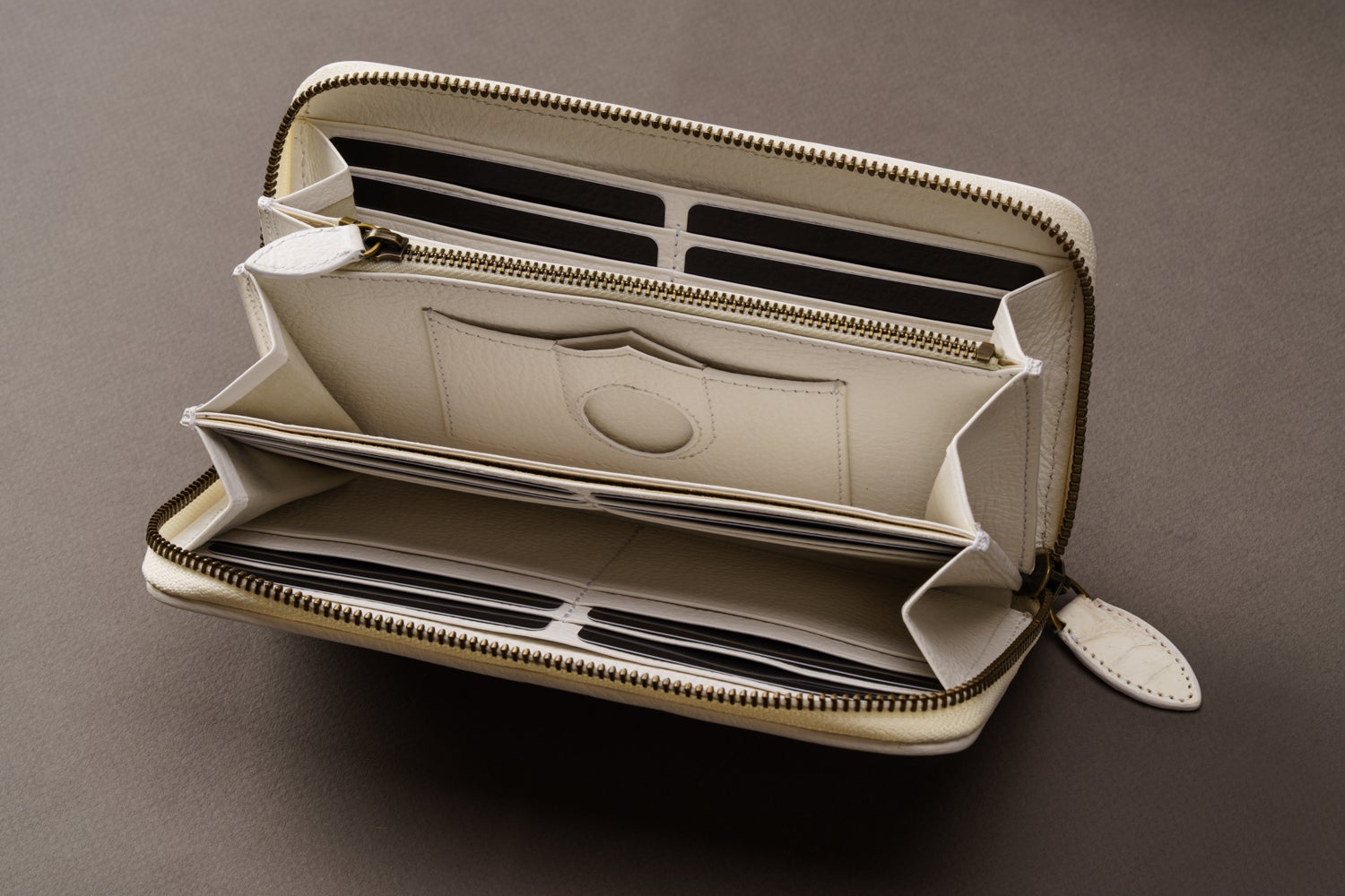 見つかる財布・クロコダイルヒマラヤ・オールスノー｜マクアケ