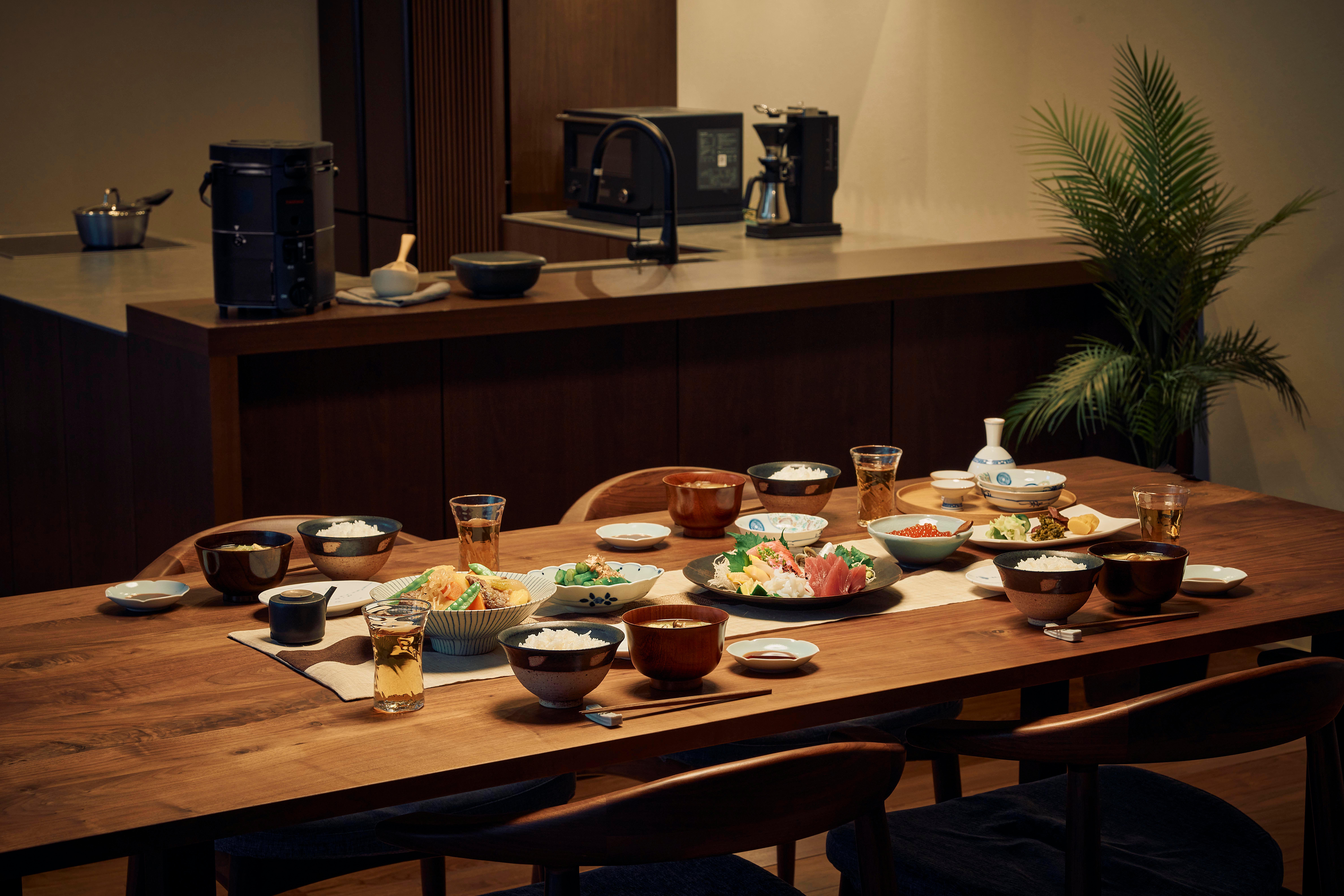 毎日のご飯を直火で。5合でも約18分。美味しい白米を炊き上げる炊飯器