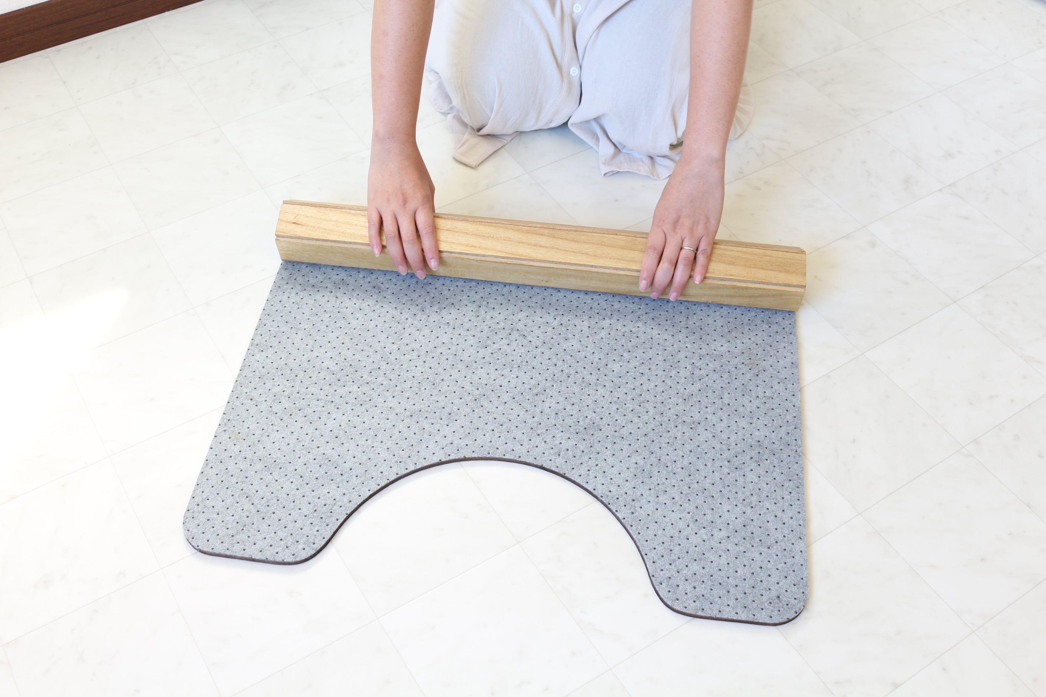 トイレがず〜っと気持ちいい！洗濯不要、天然消臭。呼吸する桐のトイレ