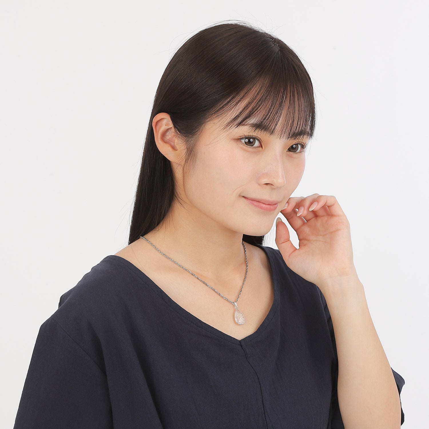 大人の品格を纏う、神秘の輝き】 匠の技が光る！カービング入り天然