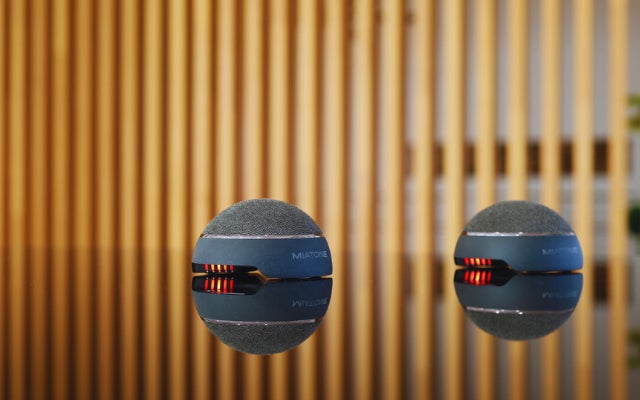 全方位に響く3Dサウンド。音と光で奏でるTWS搭載プラネット型ツイン