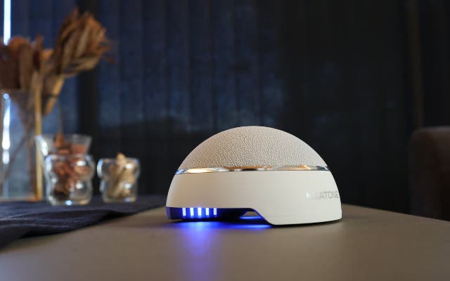 ワイヤレススピーカー　動作品 全方位に響く3Dサウンド。音と光で奏でるTWS搭載プラネット型ツイン