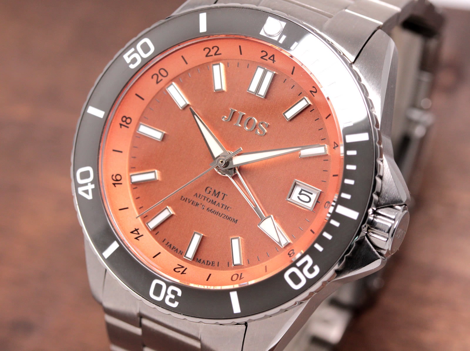 GMT×200m防水】ハイスペック日本製自動巻き腕時計！地方発ブランドを