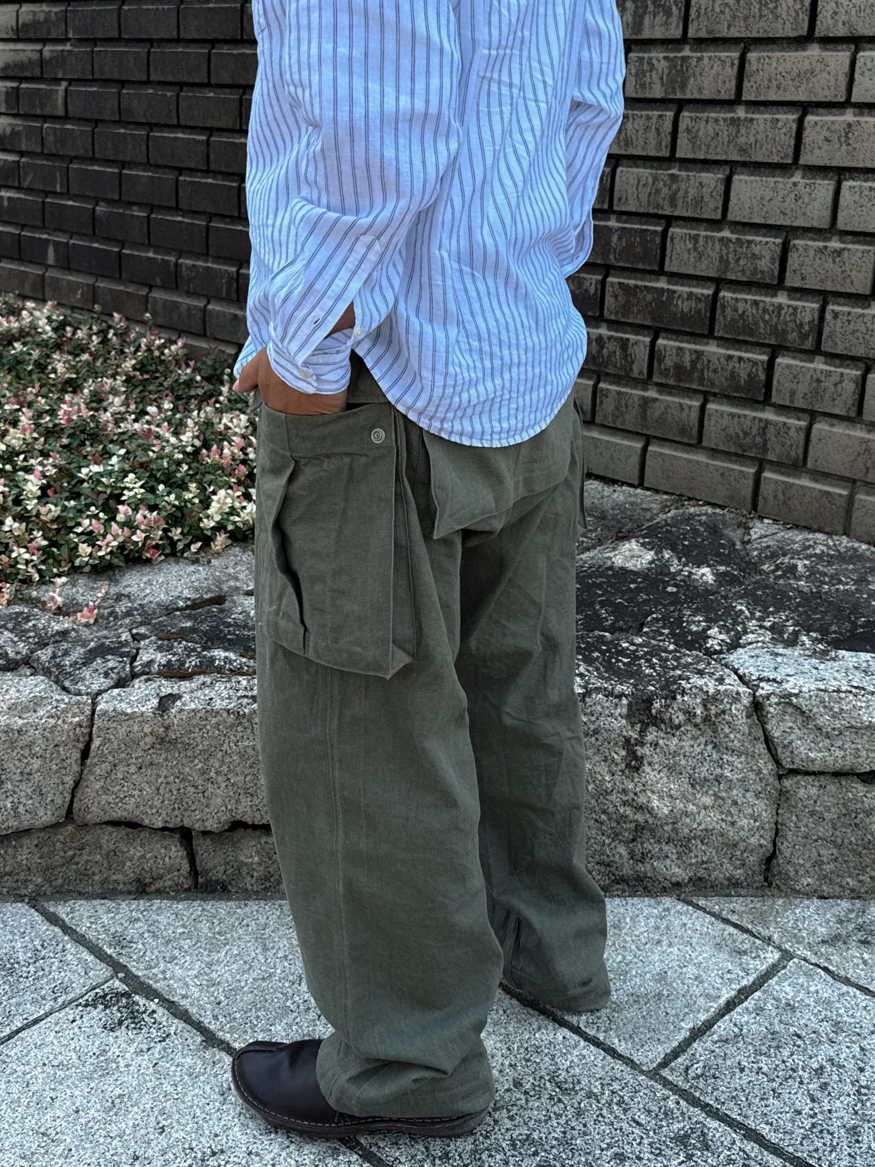 経年変化を楽しめ！“グリーンデニム”で甦る、伝説のモンキーパンツ