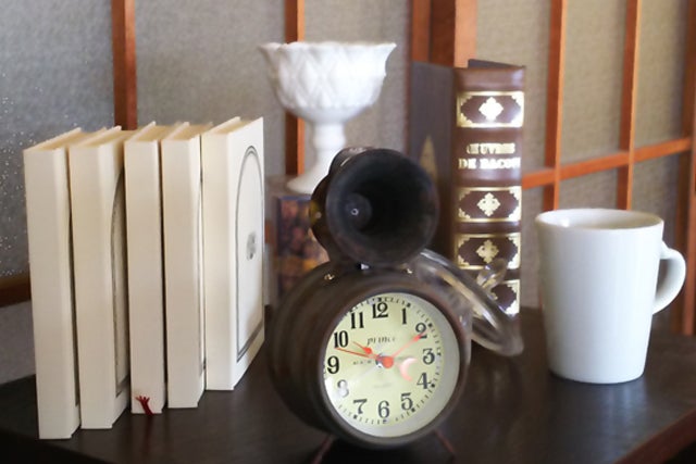 創業110年の時計メーカーが作る復刻版目覚まし時計ビューグル