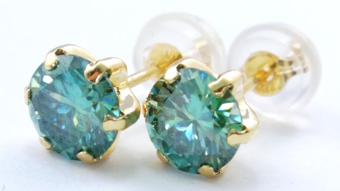 インドグリーン宝石ピアス グリーンアメジスト ピアス インドジュエリー 新品の通販 by