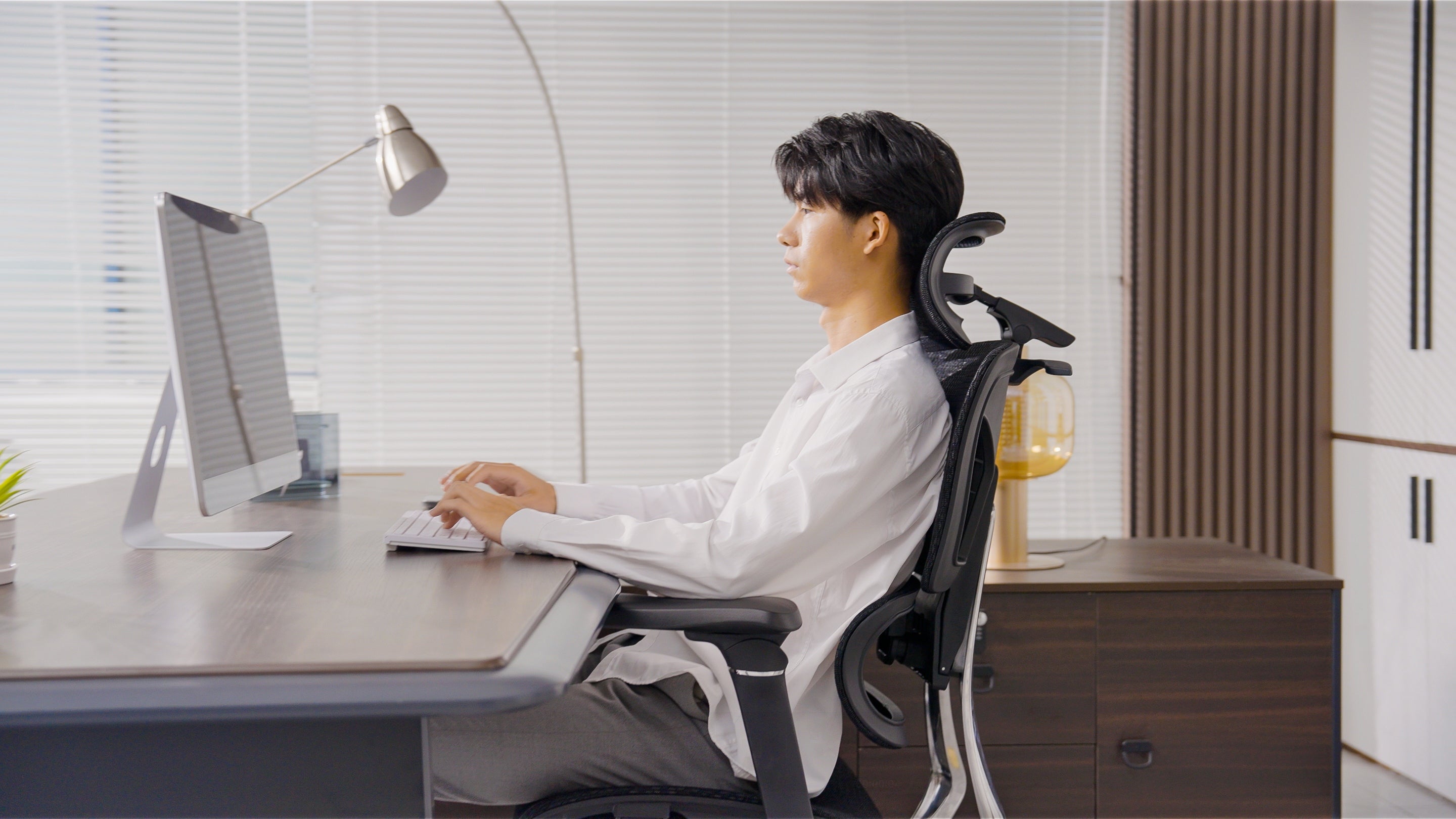 Makuake｜長い椅子探しの旅、ここで完結。首・肩・腰が楽になる【KTOW