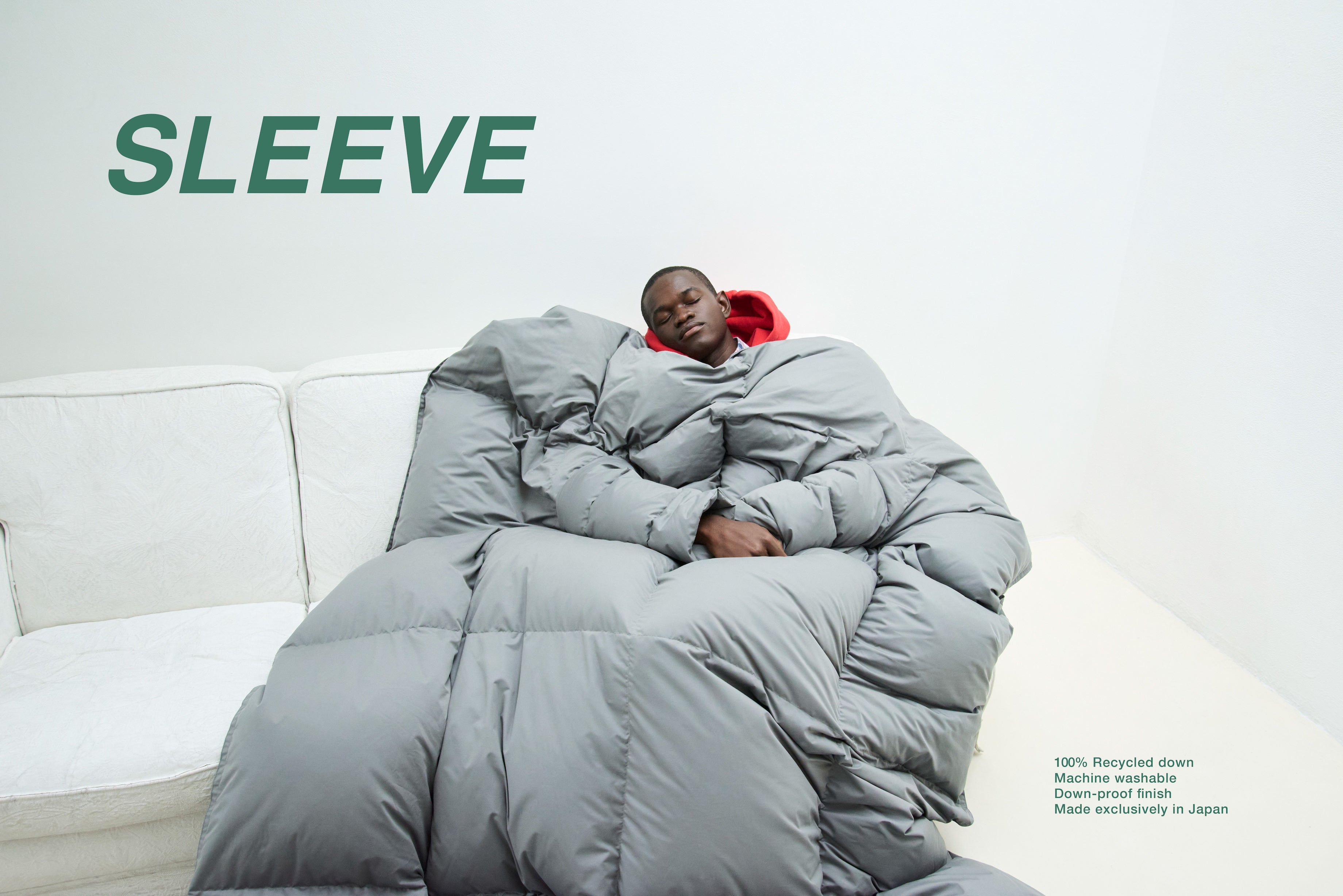 羽毛に包まれたまま動ける新体験！袖付き羽毛布団「SLEEVE」＜意匠登録