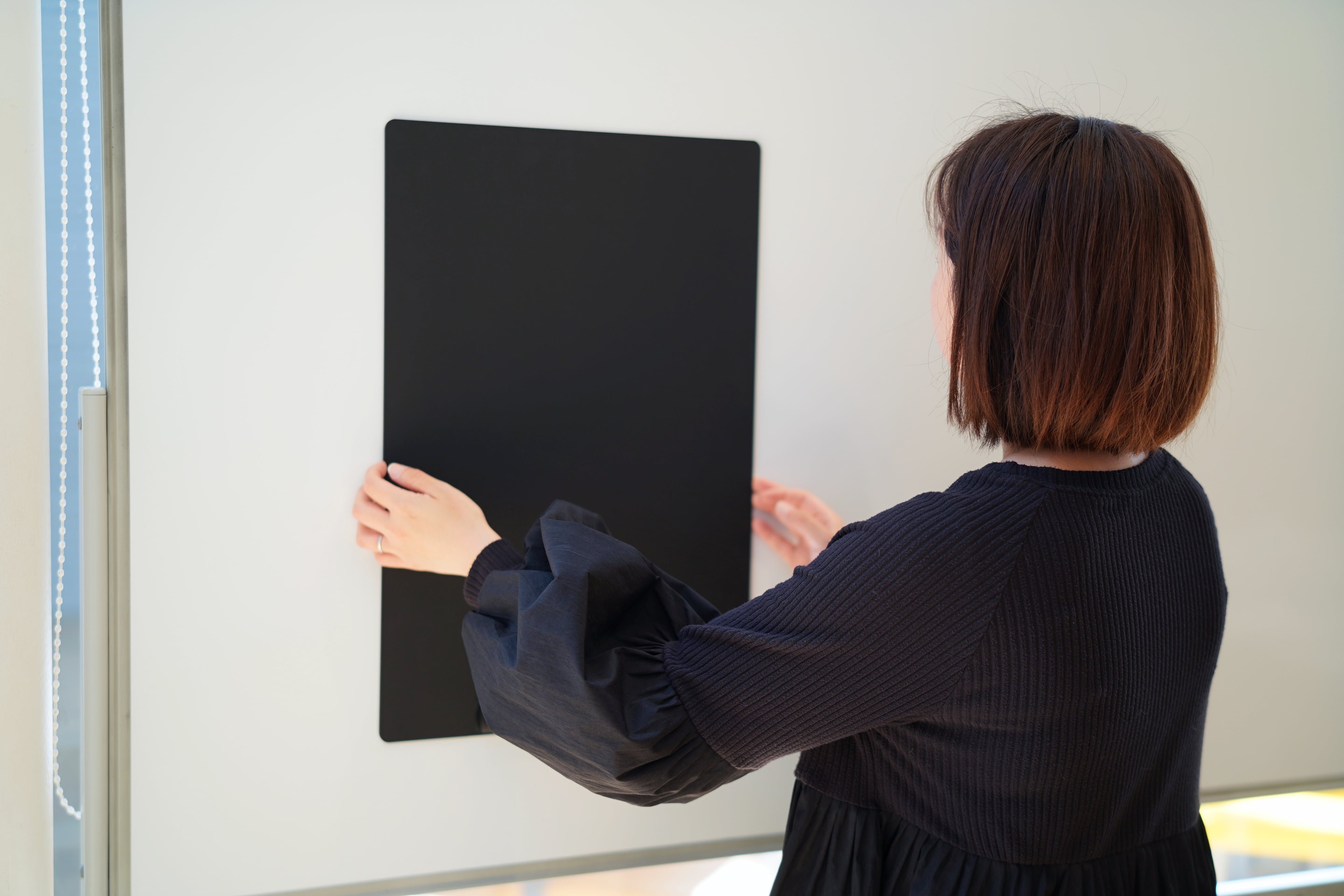 会議も勉強も展示もOK！紙がピタッと貼れる道具いらずの静電