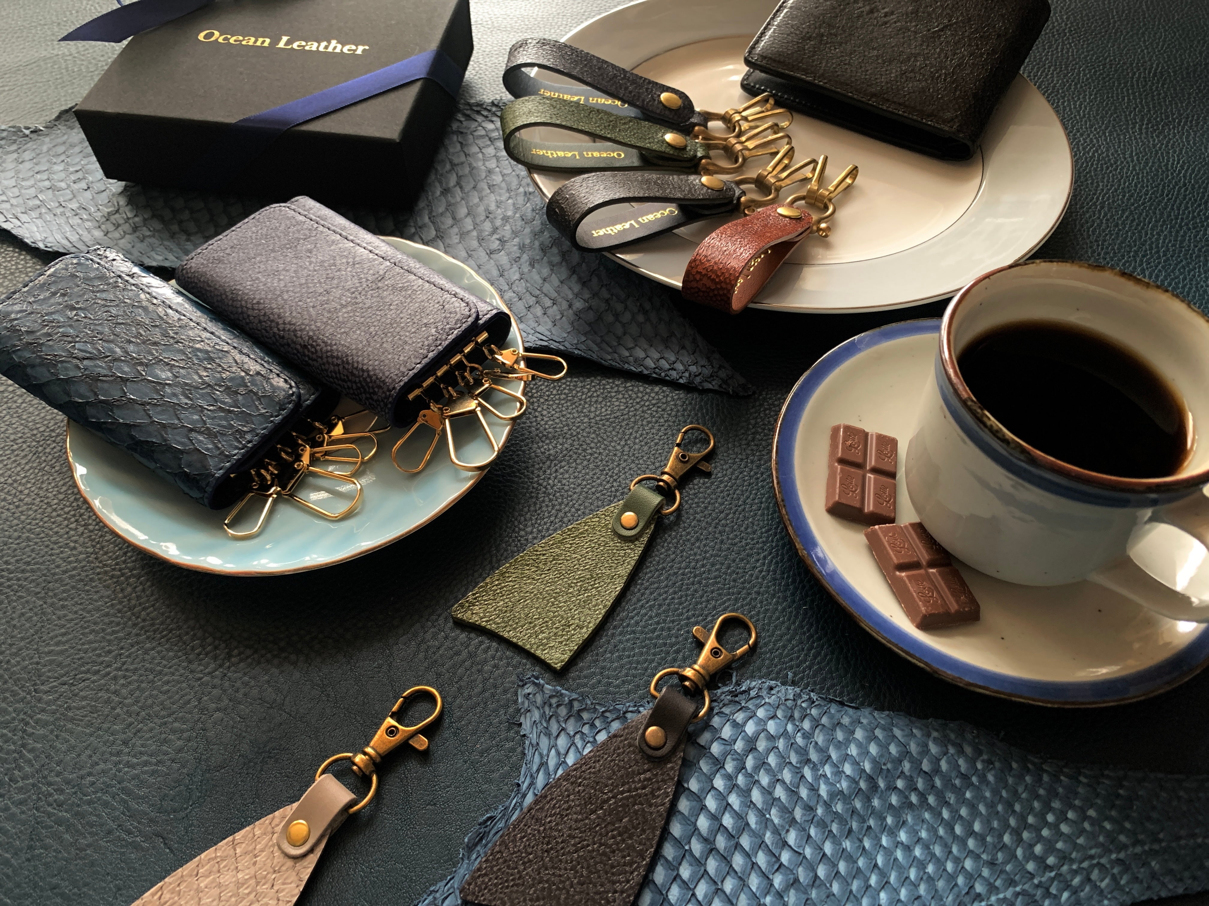 サファイア　高級品　ハンドメイド 真鯛を持ち歩く｜釣り好き必見！真鯛をそのまま革製品に【革財布・名刺