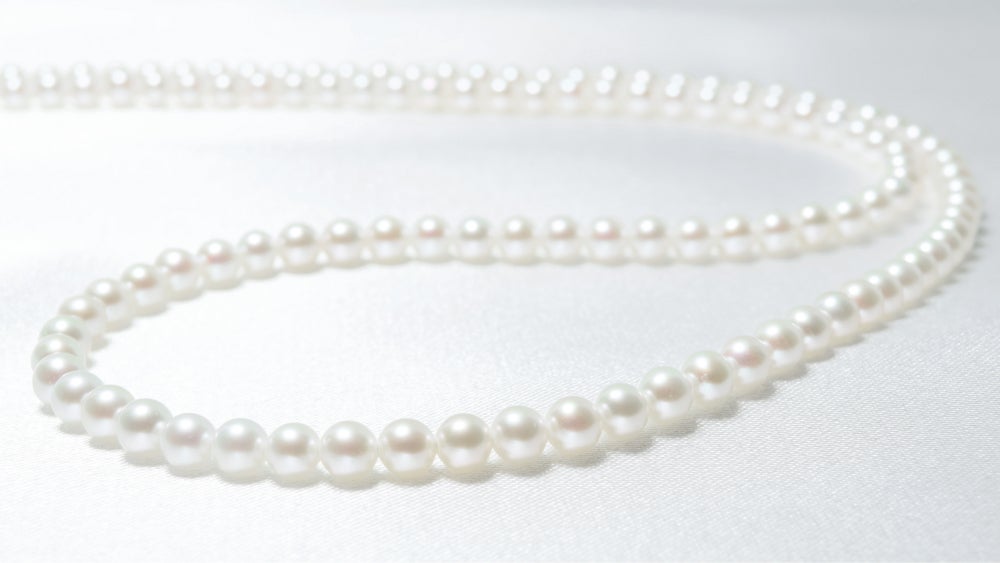 優雅でプレミアムな美しさ】湖水真珠「彩の極」に大人気ベビー珠の