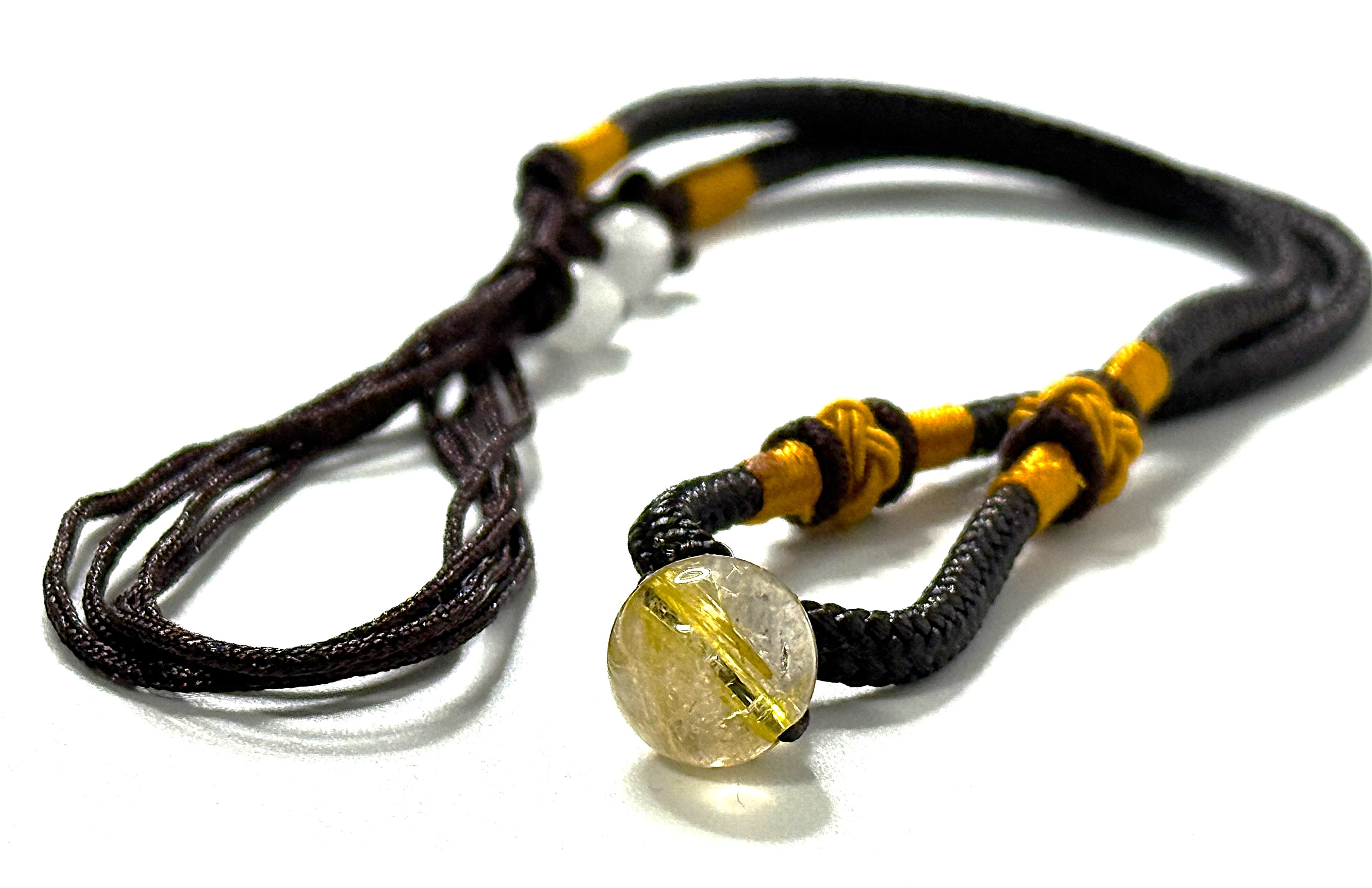 成功を引き寄せる“黄金の針” ルチルクオーツ金運ネックレス