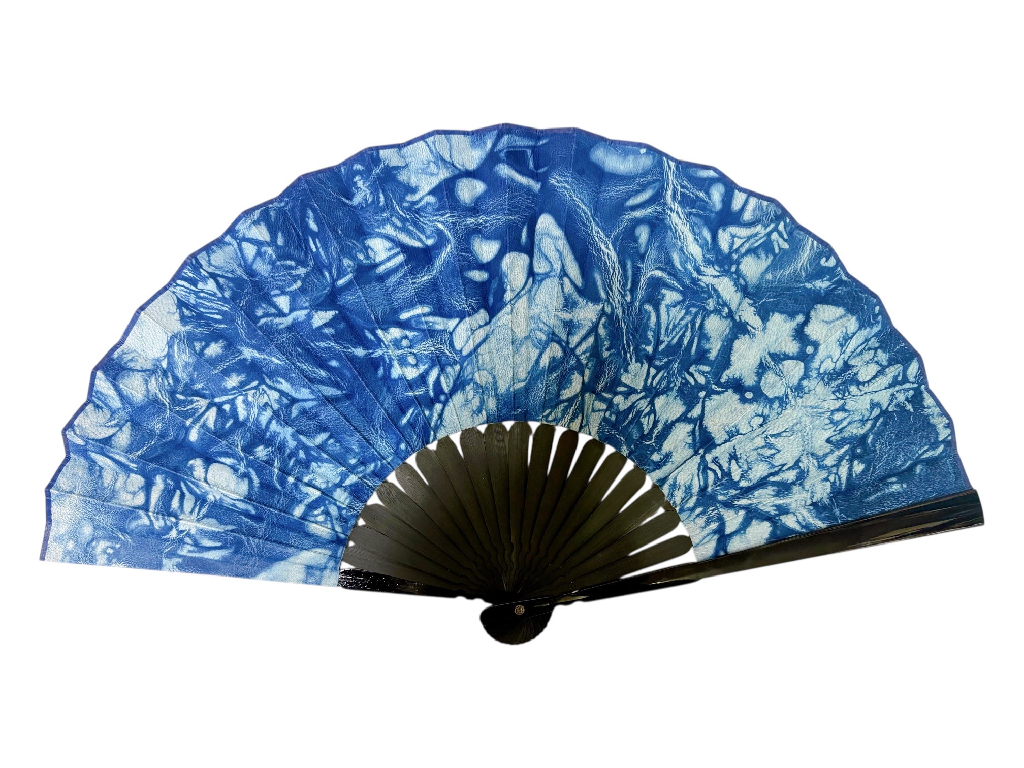 自然と共生するモノづくりを応援！武州正藍染と蝦夷鹿革が融合した京