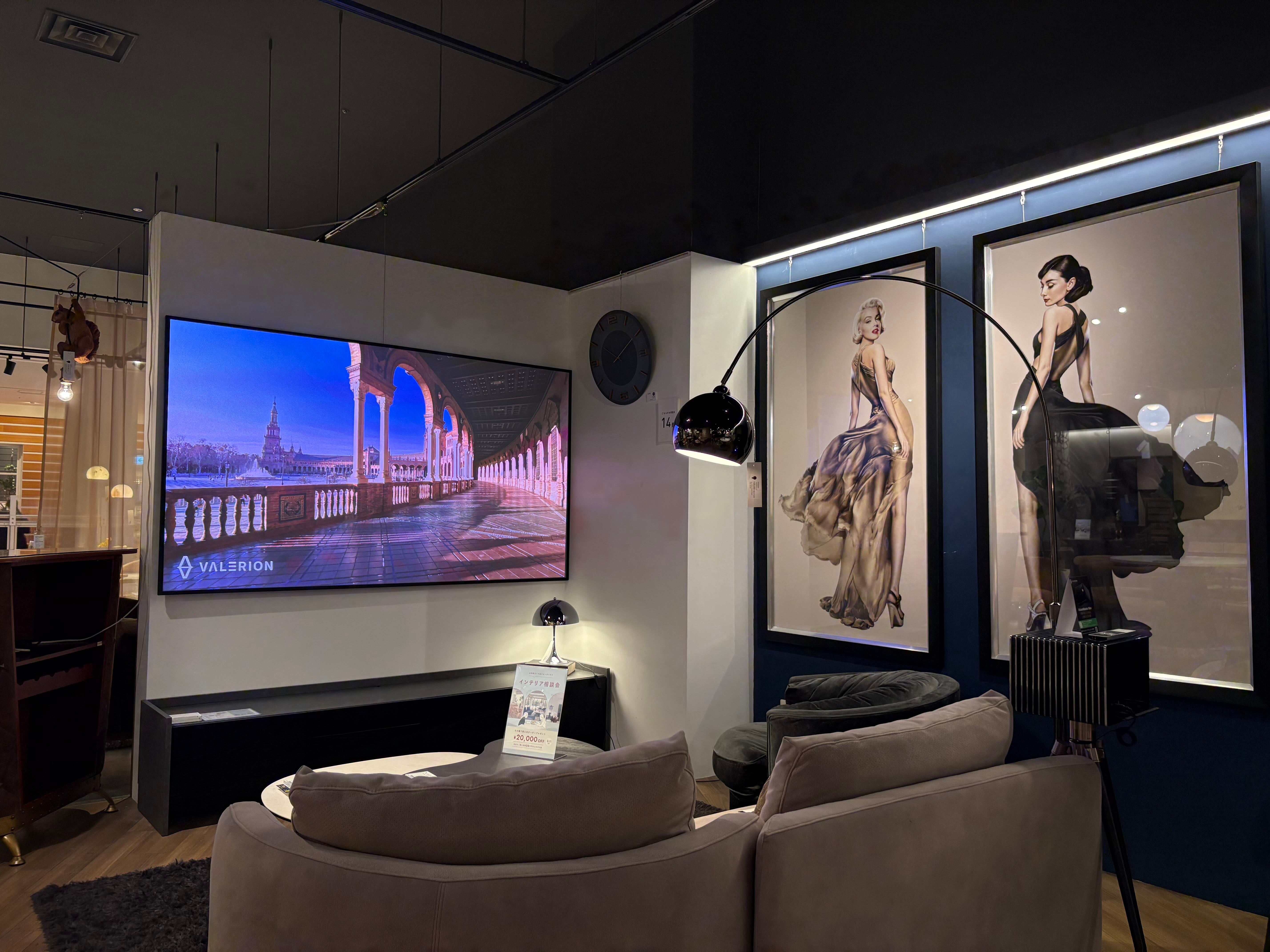 圧倒的な没入感と映像美。究極のシネマ級プレミアムプロジェクター