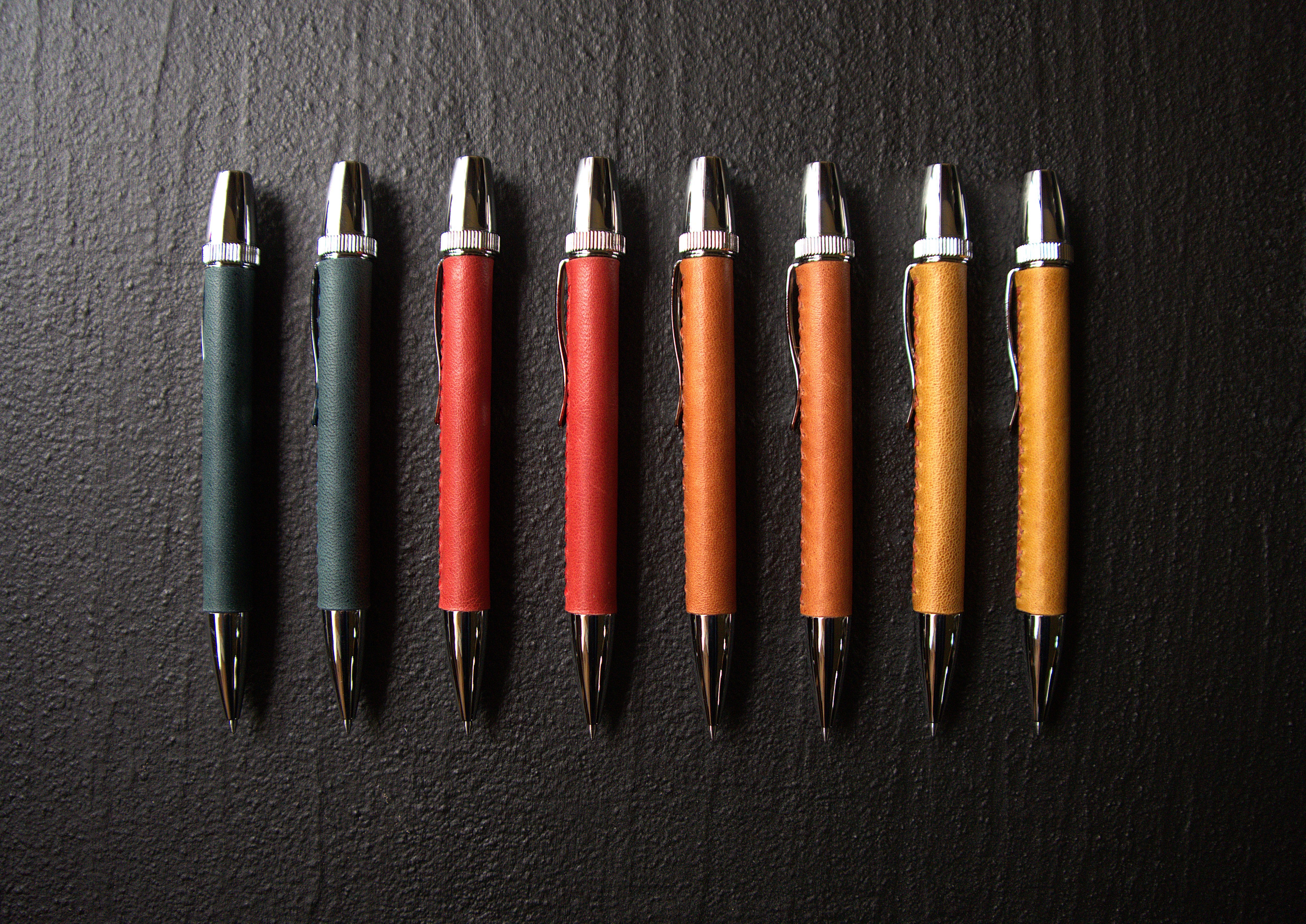 2026年うま年】飛躍を願う、京都職人の「育てるお守りペン」。希少馬革