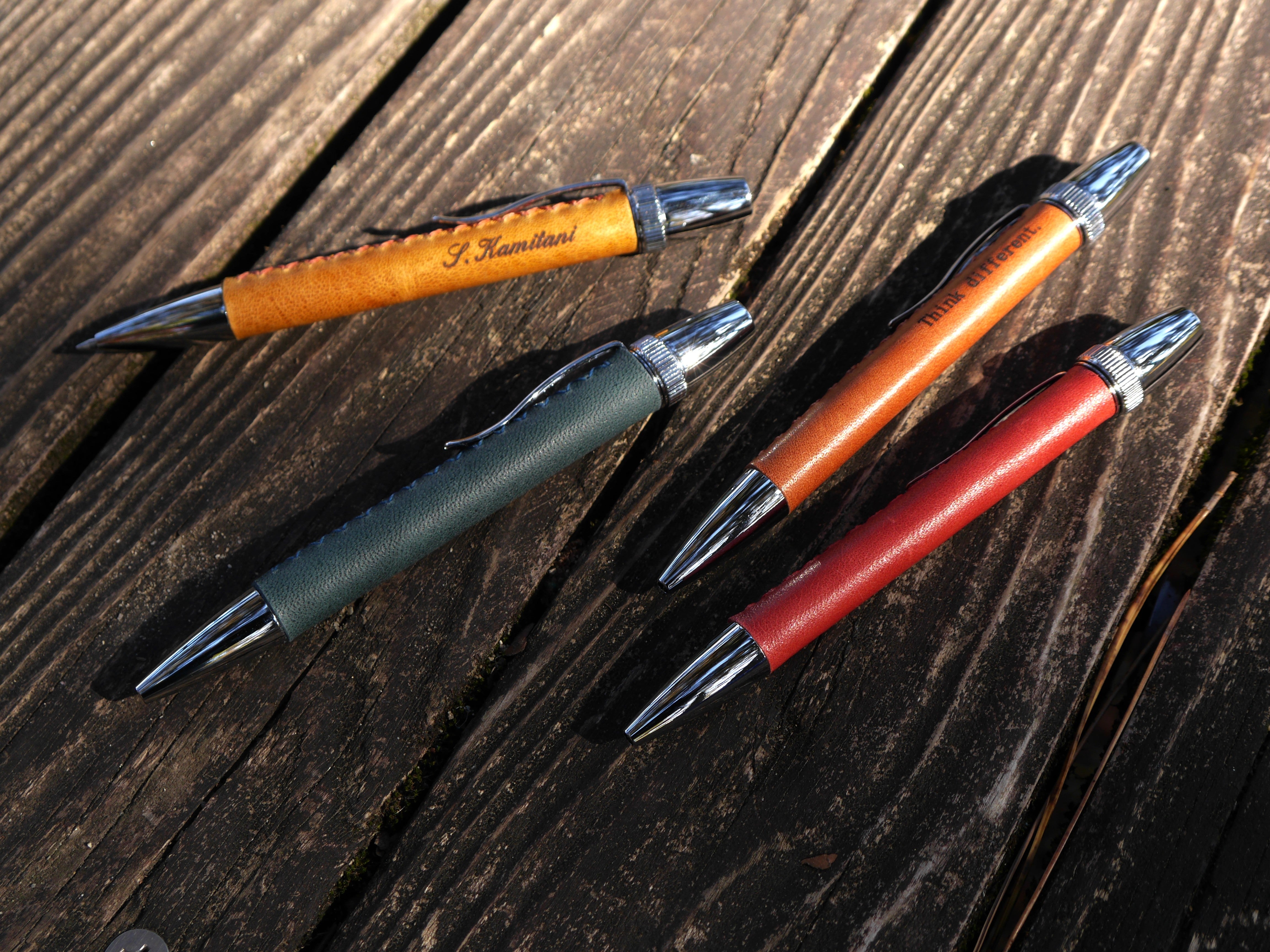 2026年うま年】飛躍を願う、京都職人の「育てるお守りペン」。希少馬革