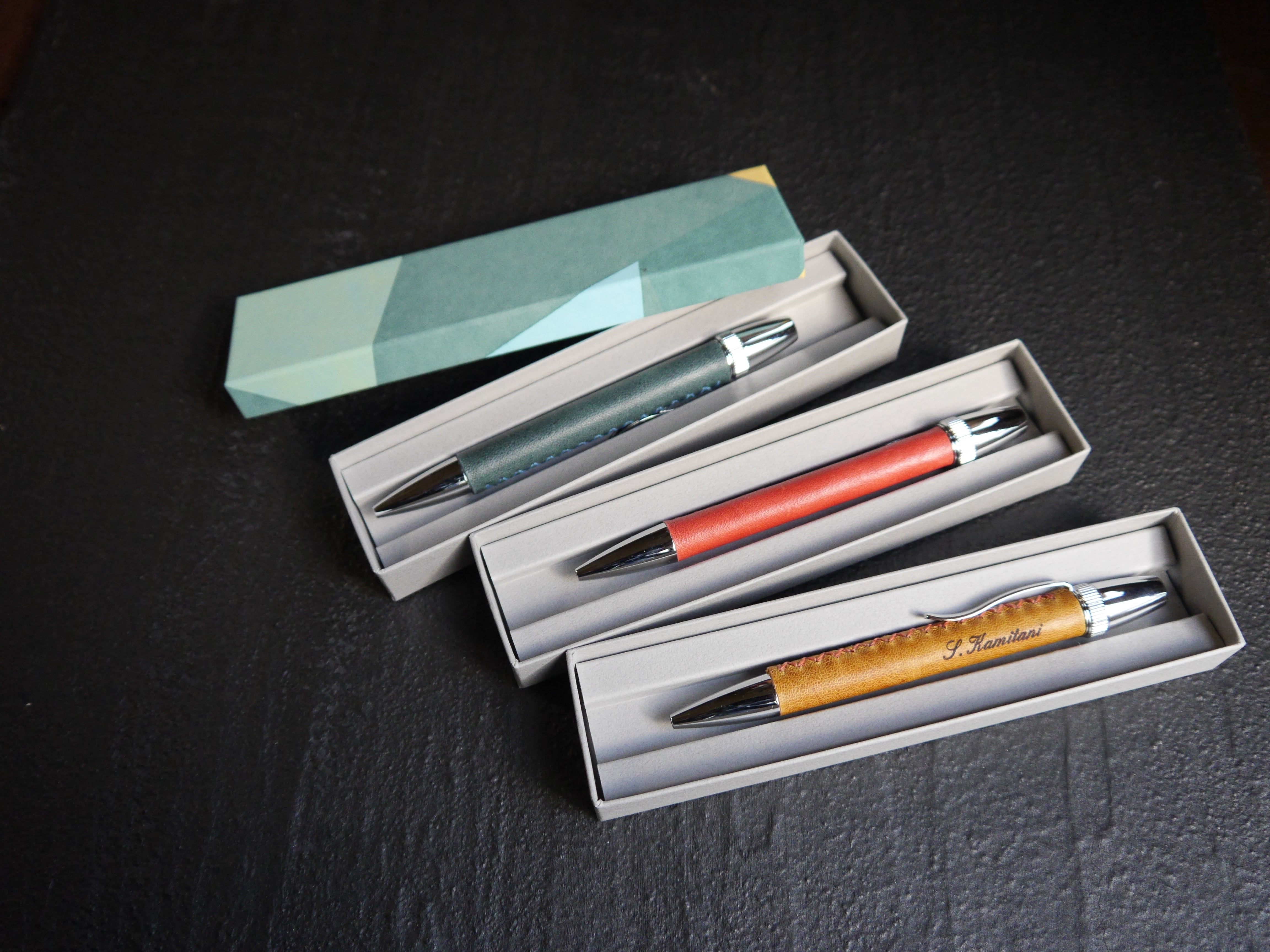 2026年うま年】飛躍を願う、京都職人の「育てるお守りペン」。希少馬革