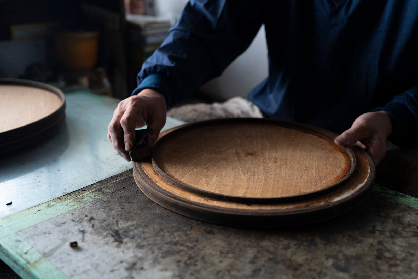 暮らしに寄り添う輪島塗。伝統漆器×デザインのサイドテーブル【石川県