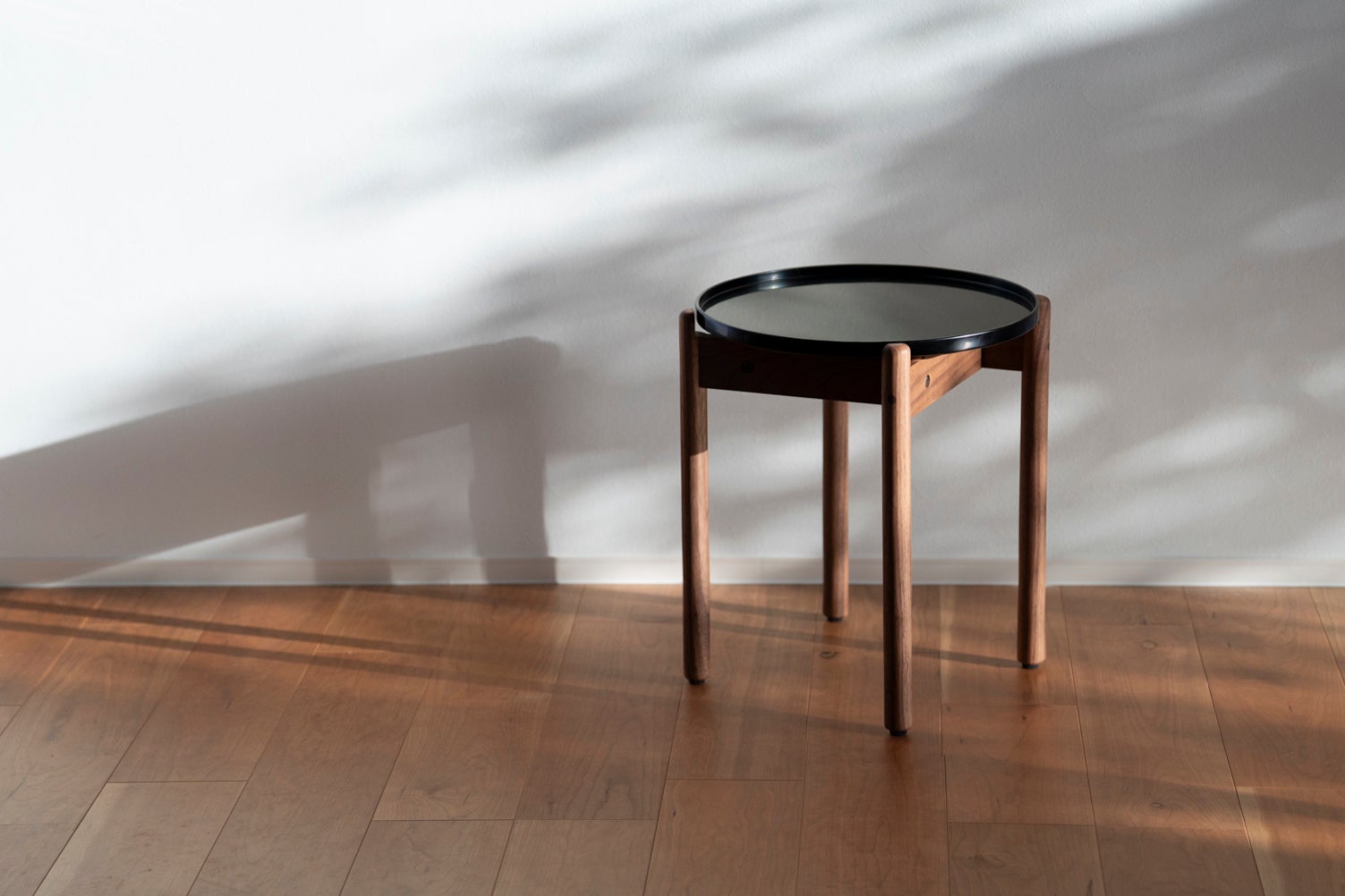 暮らしに寄り添う輪島塗。伝統漆器×デザインのサイドテーブル【石川県