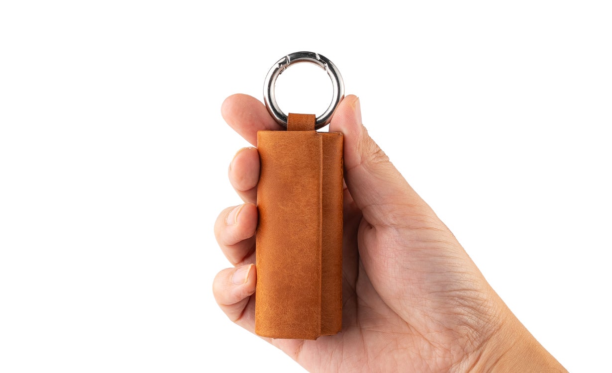 現金を小さく収納して持ち歩く、キーホルダーも搭載した緊急用『超極小