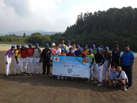 スリランカの野球文化発展のために、ナショナルチームに野球道具を寄贈したい！