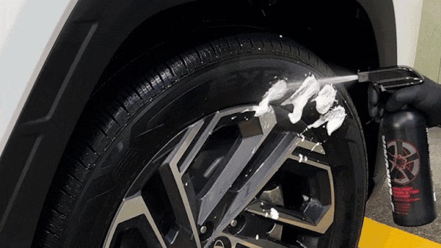 Makuake｜【プロも驚く洗浄力と艶持続力】汚れ落とし＋艶出し、車 