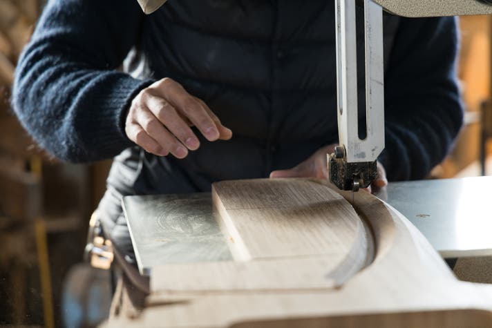 竹材の加工風景