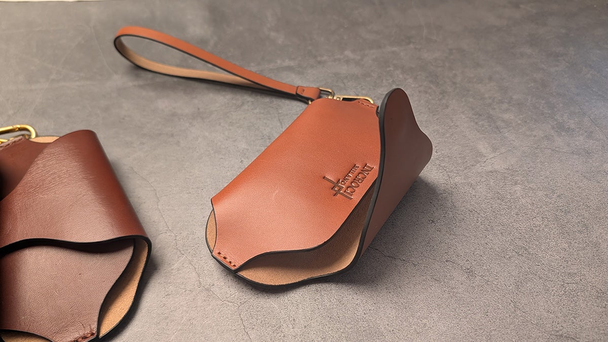 継ぎ目のない”一枚革”だから叶う、美しさと耐久性を備えた贅沢レザーの