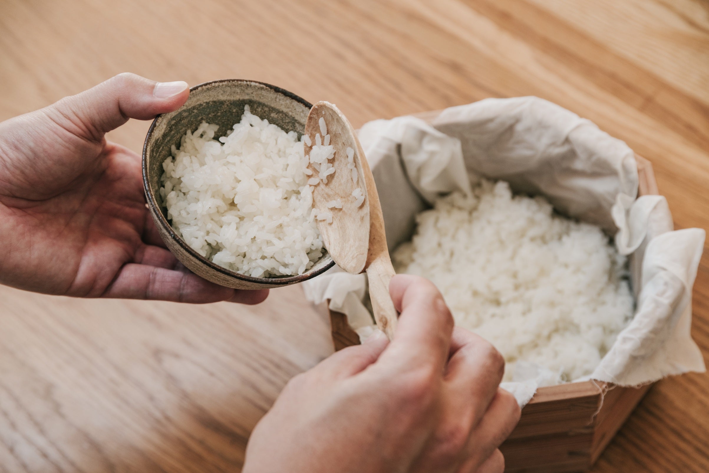 木の力が、毎日のくらしを豊かに。炊飯も蒸しもこれ一つで！電子レンジ