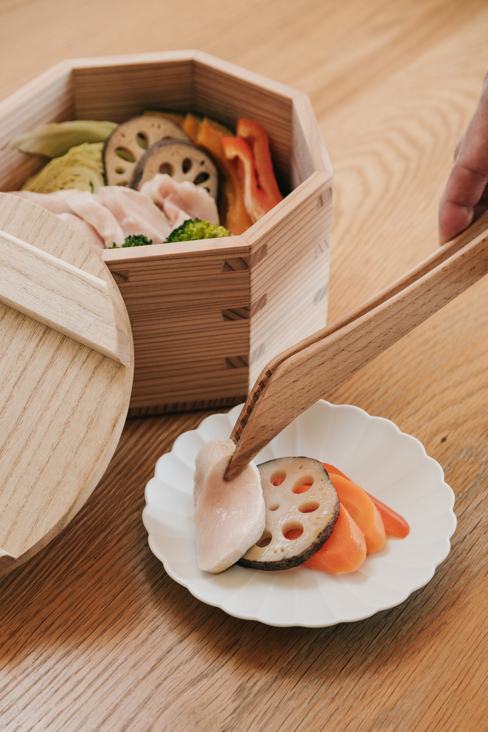 木の力が、毎日のくらしを豊かに。炊飯も蒸しもこれ一つで！電子レンジ
