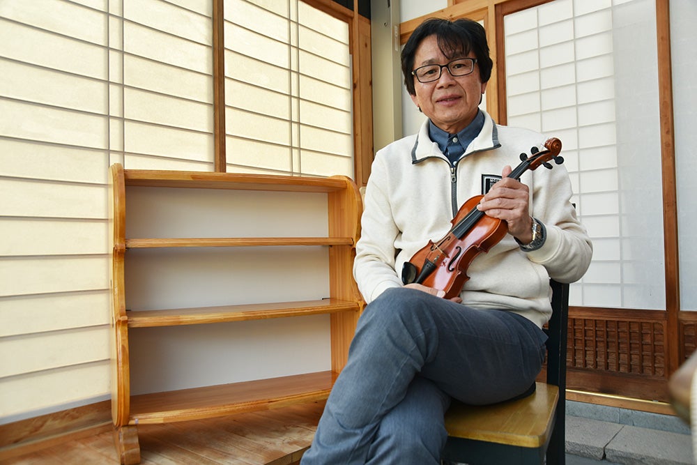音を浴びる新体験。置くだけでリビングがコンサートホールに変わる音響