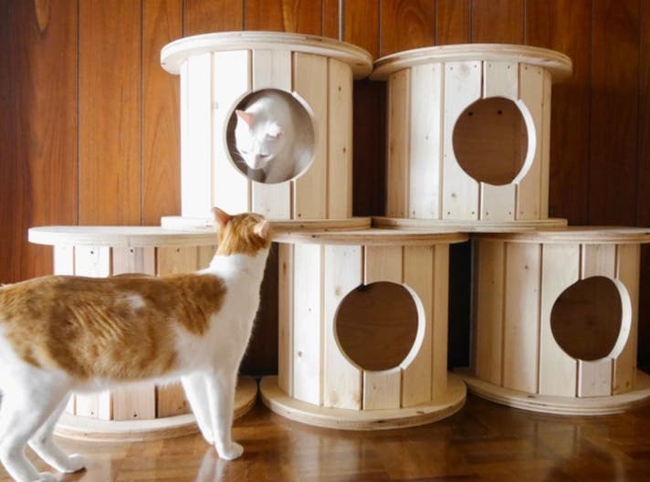猫ちゃんの秘密基地　ケーブルドラム　　猫ハウス 端材×匠の技！猫と地球に優しい秘密基地「木製ドラム型キャットハウス