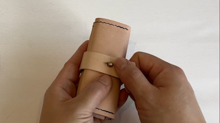 ガバッと開く本革コインケース|見やすい・取り出しやすいコンパクト ガバッと開く本革コインケース|見やすい・取り出しやすいコンパクト