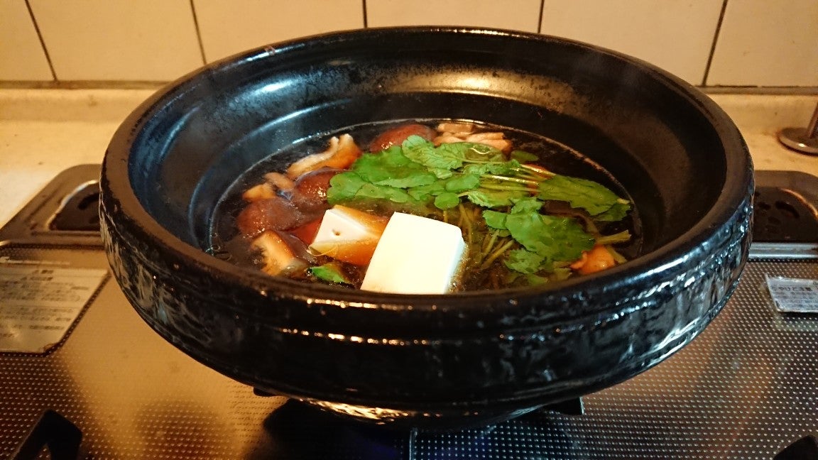Makuake｜自宅で手軽に料亭気分。 一志郎窯の土鍋「味事飯鍋」で白い