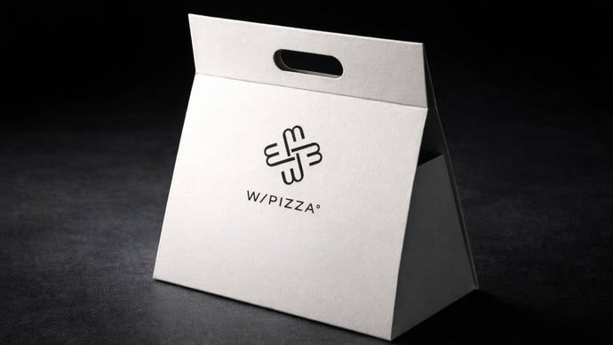 黒が魅せる、究極の食感。京都・W/PIZZA°から自家製竹炭生地の