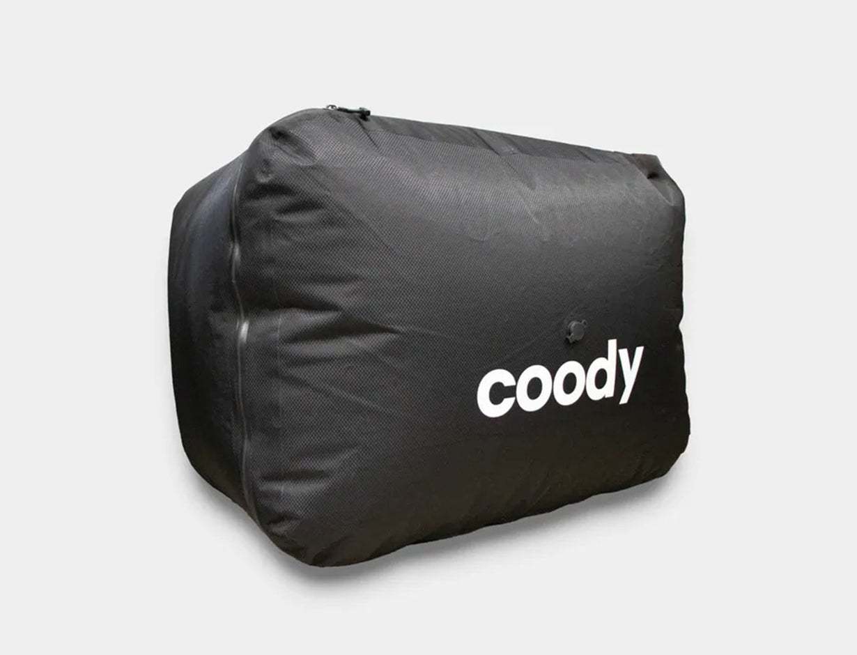エアテントを約30％圧縮。荷室に余白を生む【coodyテント圧縮バッグ