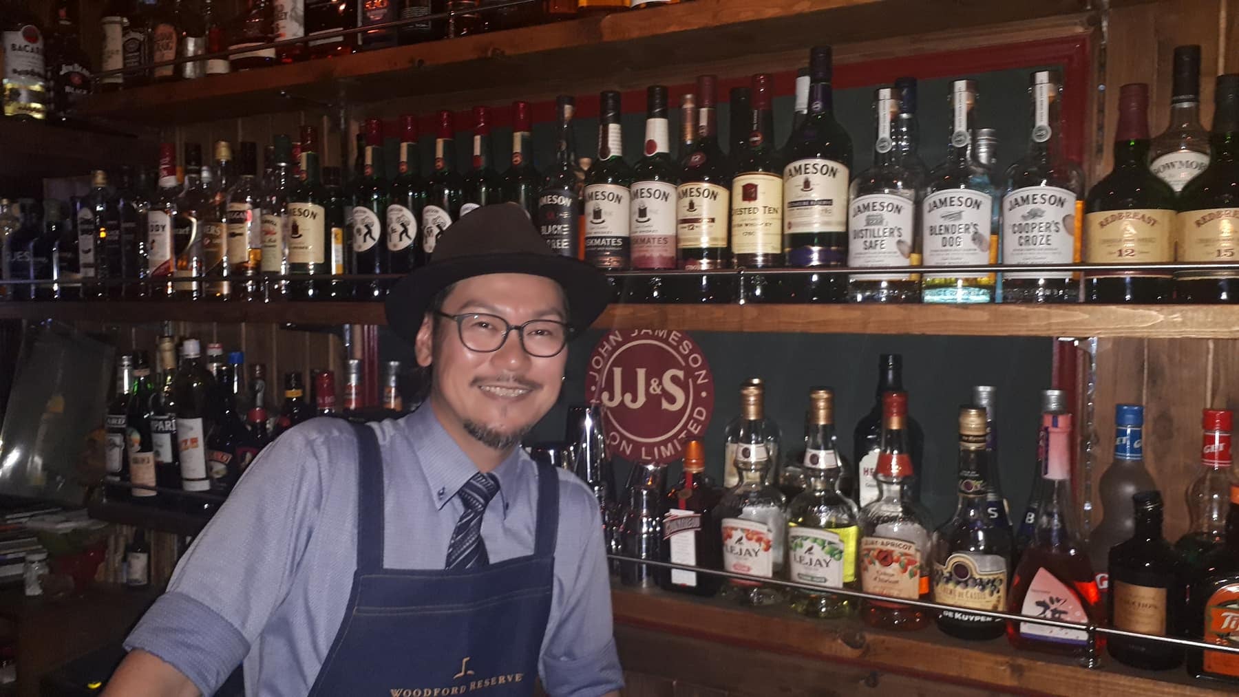 無料出版プロジェクト！池袋の飲食店・BARの仲間達の熱い思いを届け