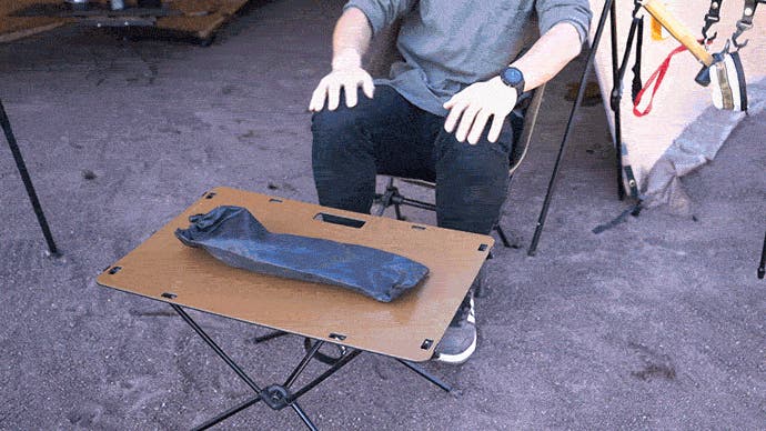 キンキンの冷たさを！軽量コンパクトな可変クーラーボックススタンド