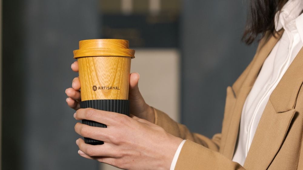 いつもの一杯が、ケヤキの香りで特別な体験へ。五感で味わう山中漆器の