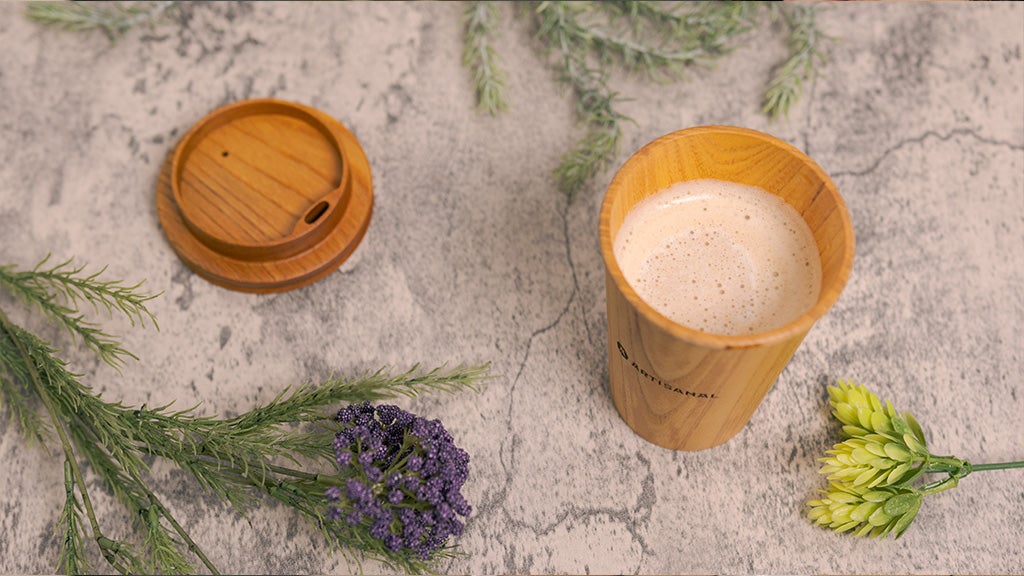 いつもの一杯が、ケヤキの香りで特別な体験へ。五感で味わう山中漆器の