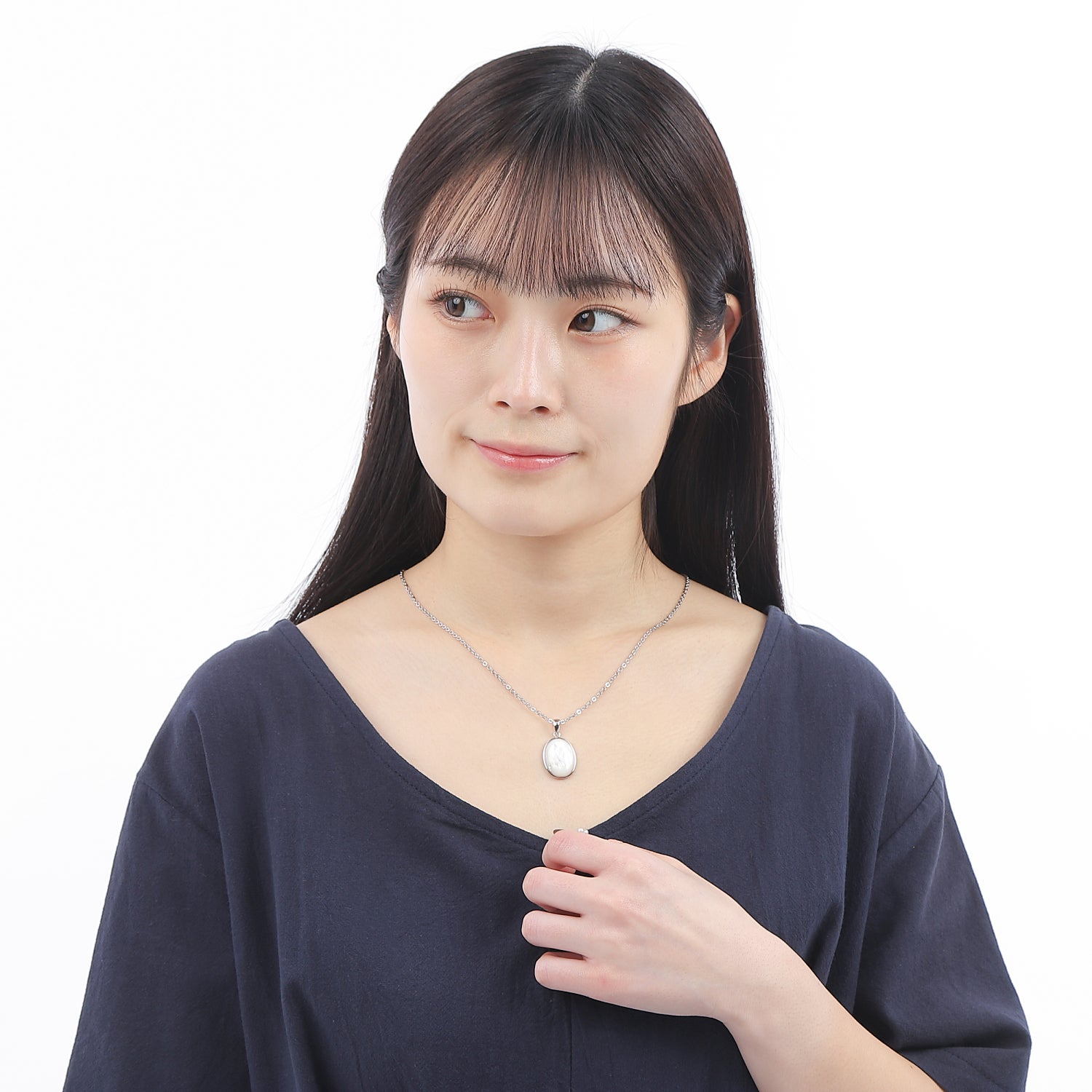 ユニセックス】希少な高品質AAA＋グレード「虹色に輝く」大粒の白蝶貝