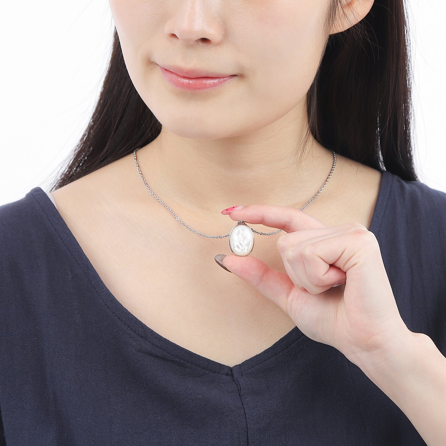 ユニセックス】希少な高品質AAA＋グレード「虹色に輝く」大粒の白蝶貝