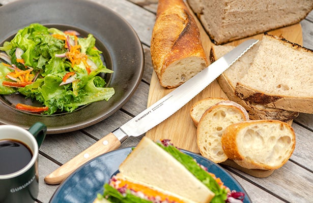 三種の刃で楽々カット。岐阜関市の老舗メーカーが作るパン切りナイフ