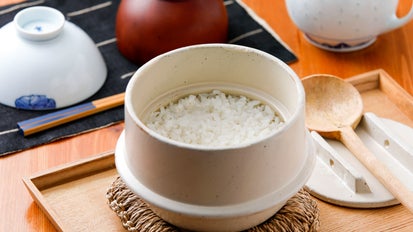 レンジで10分簡単炊飯、料亭の味の白飯に、肉厚竈門ご飯土鍋 オーブン