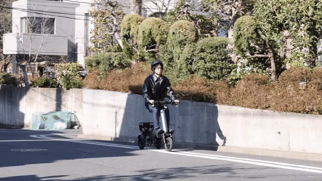 値下げ及オマケつけます。　新車　電動バイク　5/18登録　早い者勝ち　 小さい・安定・パワフル」すべてを叶えた次世代型三輪電動バイク【免許